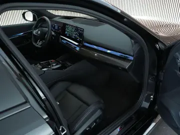 BMW M5  Carbon ext. Bowers&Wilkins head-up