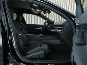 BMW M5  Carbon ext. Bowers&Wilkins head-up
