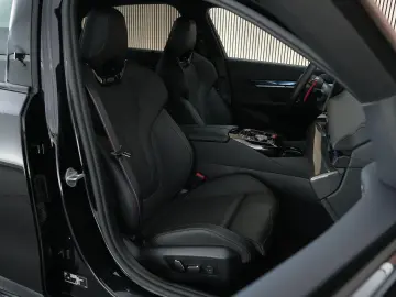 BMW M5  Carbon ext. Bowers&Wilkins head-up