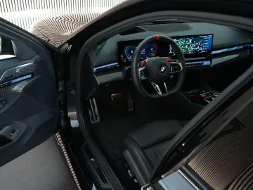 BMW M5  Carbon ext. Bowers&Wilkins head-up