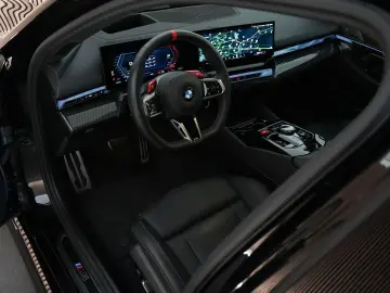 BMW M5  Carbon ext. Bowers&Wilkins head-up