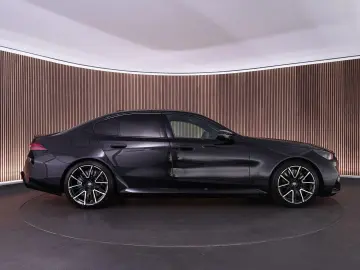 BMW M5  Carbon ext. Bowers&Wilkins head-up