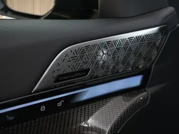 BMW M5  Carbon ext. Bowers&Wilkins head-up