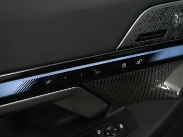 BMW M5  Carbon ext. Bowers&Wilkins head-up