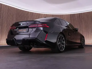 BMW M5  Carbon ext. Bowers&Wilkins head-up
