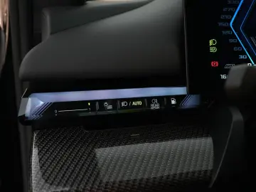 BMW M5  Carbon ext. Bowers&Wilkins head-up
