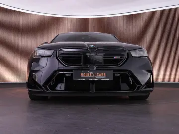 BMW M5  Carbon ext. Bowers&Wilkins head-up
