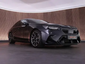 BMW M5  Carbon ext. Bowers&Wilkins head-up