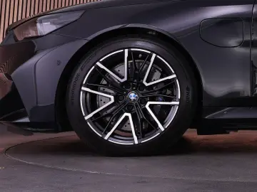 BMW M5  Carbon ext. Bowers&Wilkins head-up