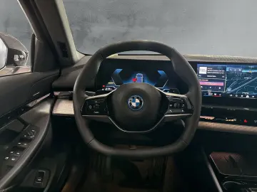 BMW 530 e xDrive LIMO