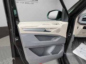 VW T7 Multivan Style eHybrid 4Mot 7Sitze Leder AHK