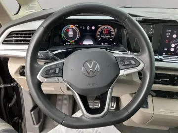 VW T7 Multivan Style eHybrid 4Mot 7Sitze Leder AHK