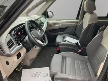 VW T7 Multivan Style eHybrid Allrad Pano AreaView