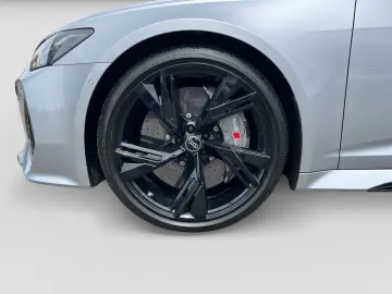 AUDI RS 6 Avant 4.0TFSI quattro Luft Optik schwarz