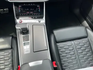 AUDI RS 6 Avant 4.0TFSI quattro Luft Optik schwarz