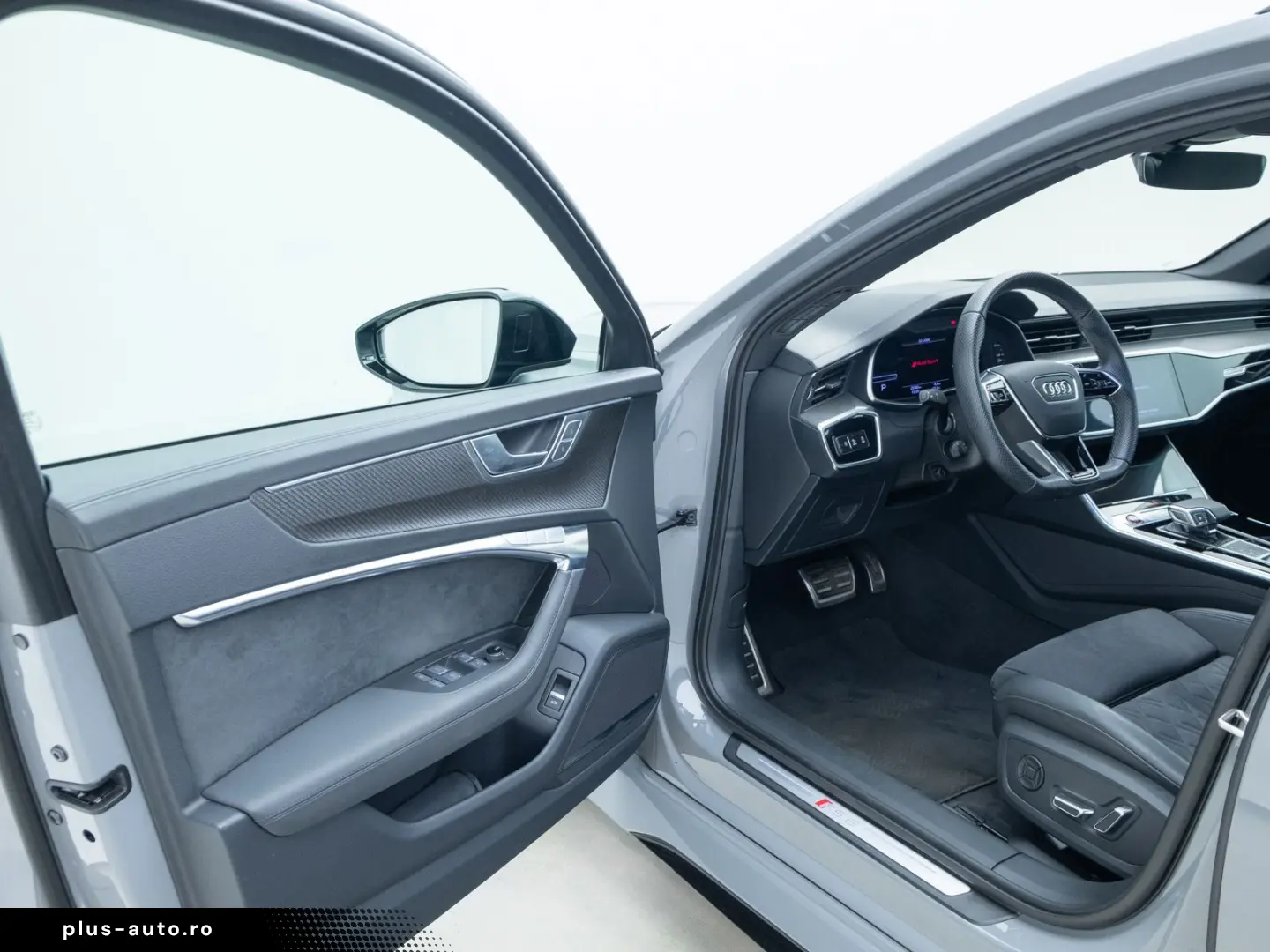 AUDI RS 6 Avant 4.0 TFSI TIPT QUA MATRIX PANO B&O HUD