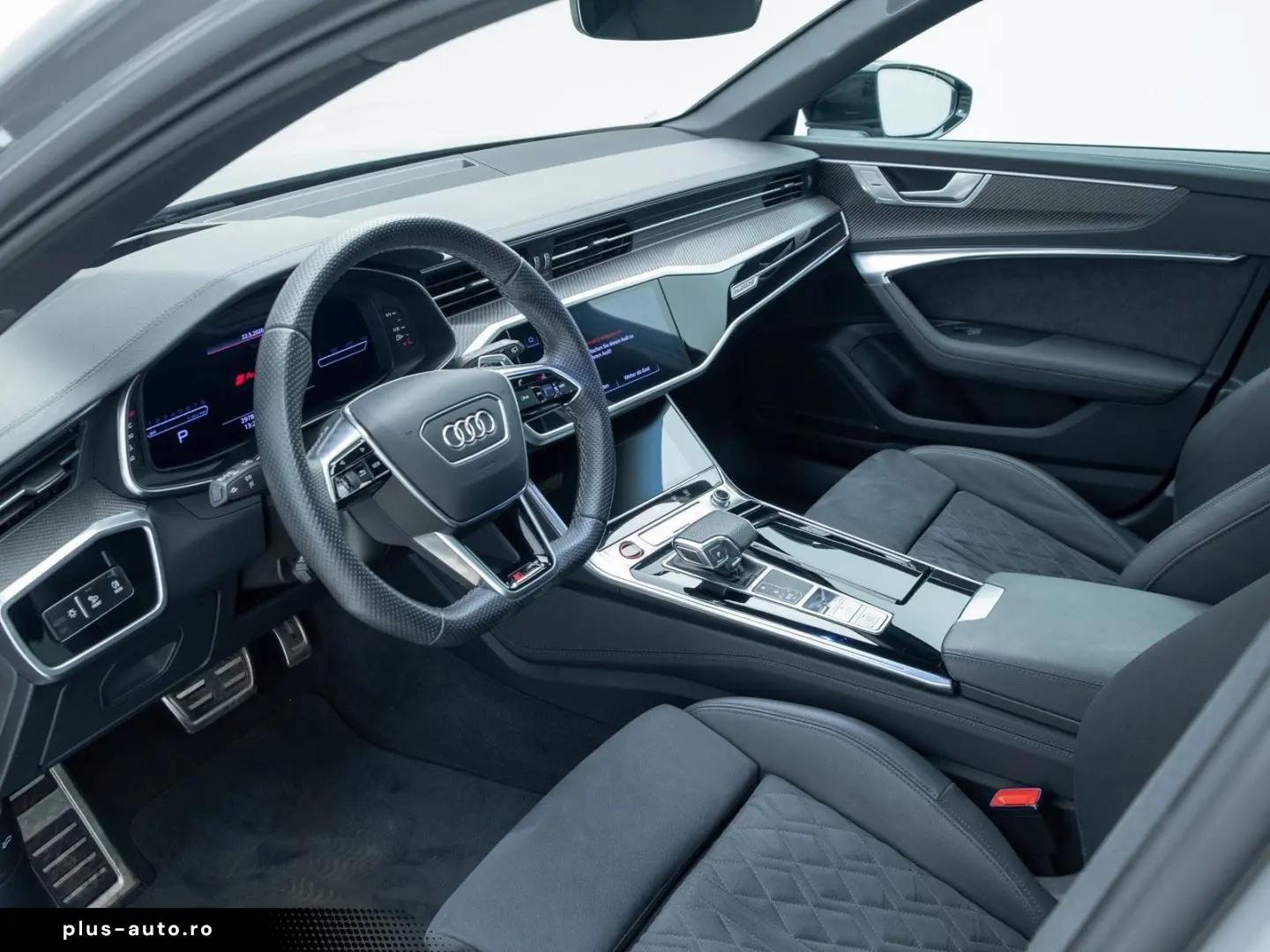 AUDI RS 6 Avant 4.0 TFSI TIPT QUA MATRIX PANO B&O HUD