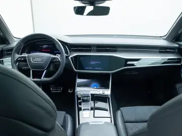 AUDI RS 6 Avant 4.0 TFSI TIPT QUA MATRIX PANO B&O HUD