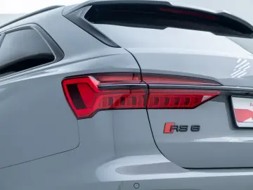 AUDI RS 6 Avant 4.0 TFSI TIPT QUA MATRIX PANO B&O HUD