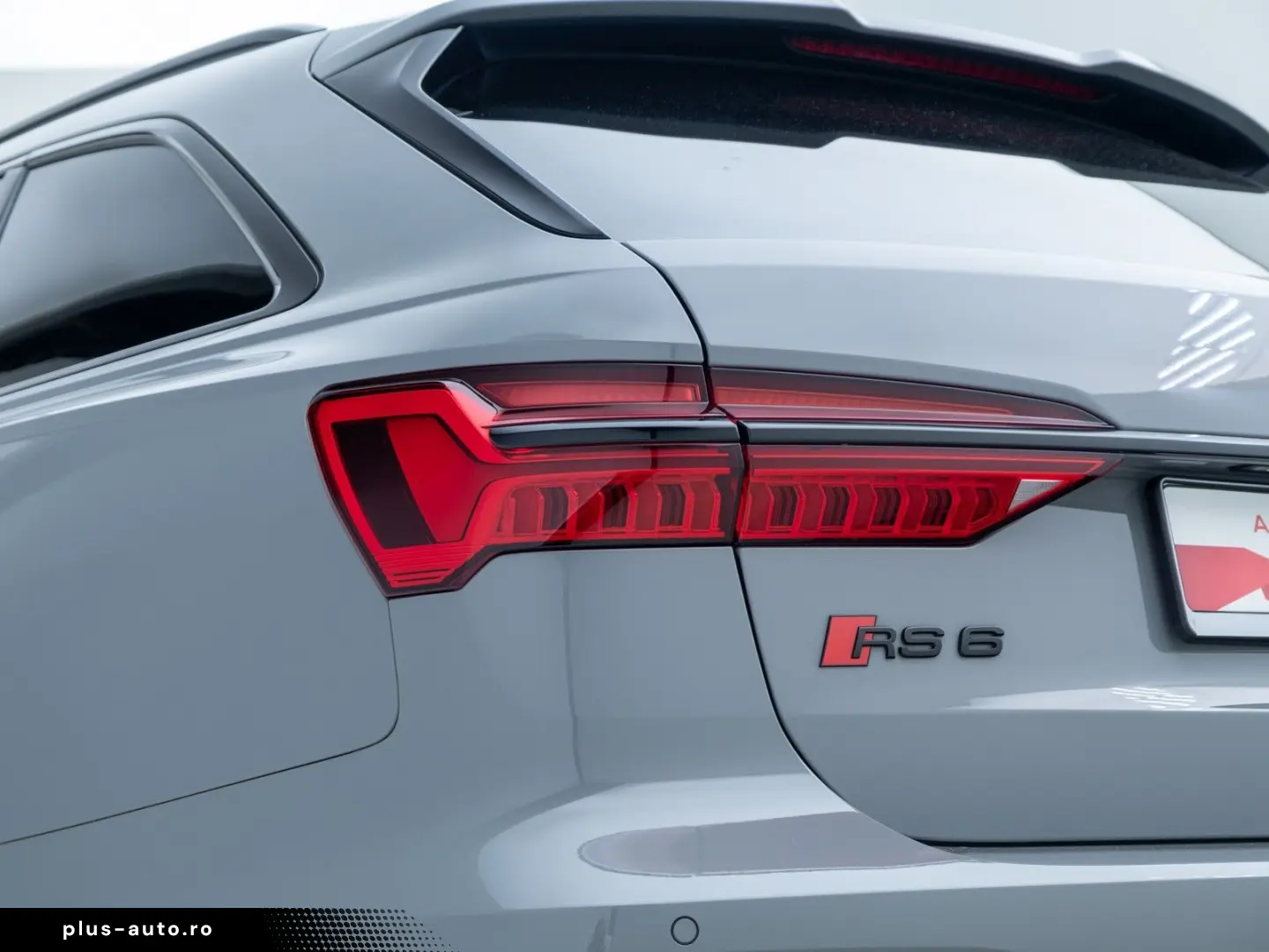 AUDI RS 6 Avant 4.0 TFSI TIPT QUA MATRIX PANO B&O HUD