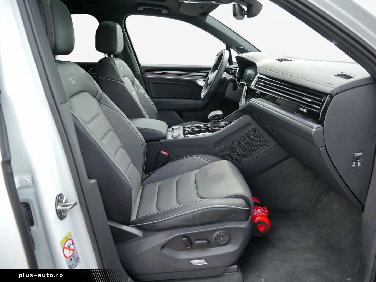 VW Touareg 3.0 TDI R-Line Pano AHK DYNAUDIO Massage