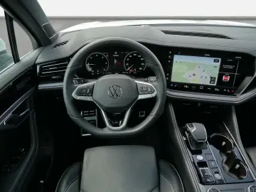 VW Touareg 3.0 TDI R-Line Pano AHK DYNAUDIO Massage