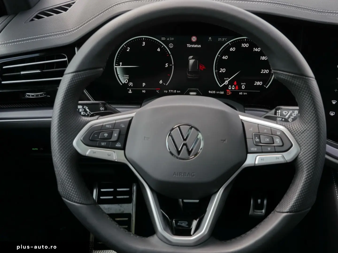 VW Touareg 3.0 TDI R-Line Pano AHK DYNAUDIO Massage