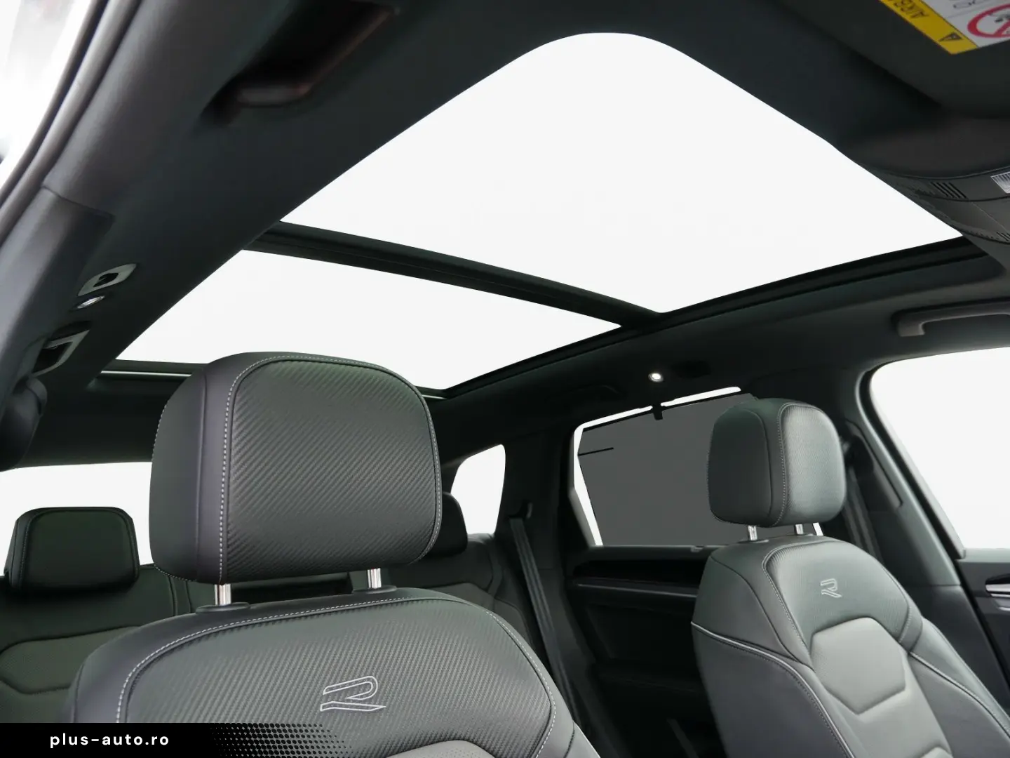 VW Touareg 3.0 TDI R-Line Pano AHK DYNAUDIO Massage