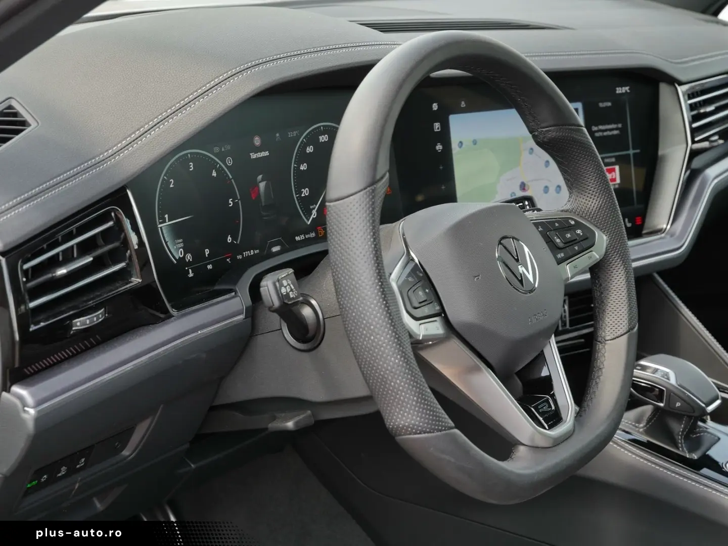 VW Touareg 3.0 TDI R-Line Pano AHK DYNAUDIO Massage