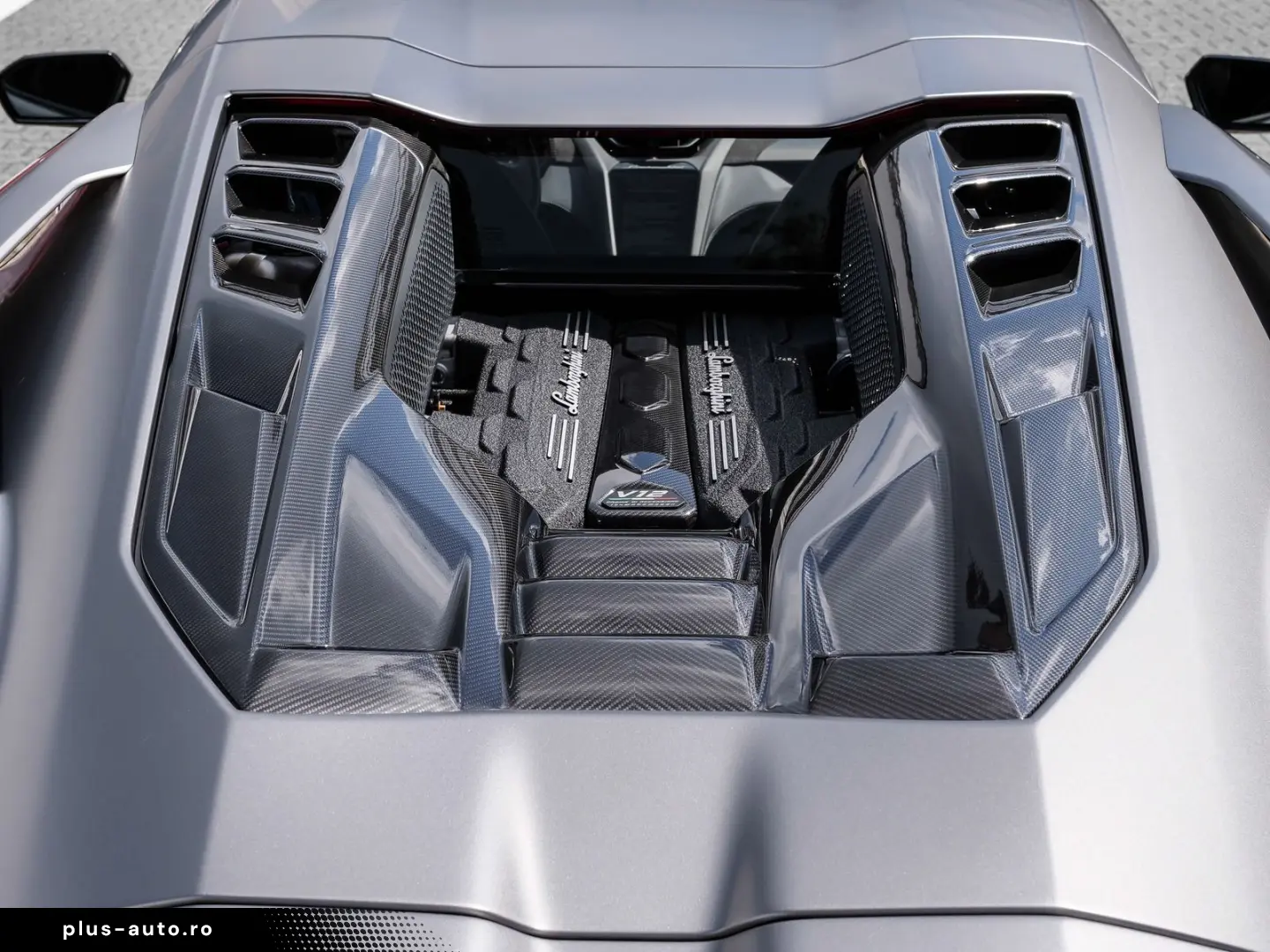 LAMBORGHINI Revuelto 2025 — imagine 15
