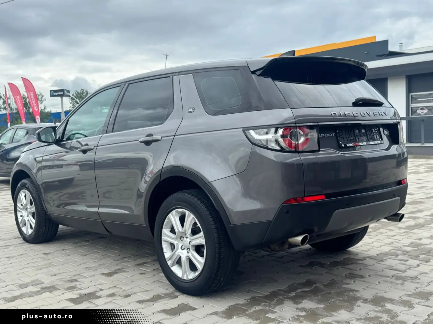 Land-Rover Discovery-Sport