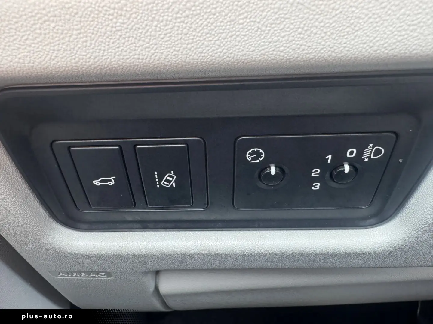 Land-Rover Discovery-Sport