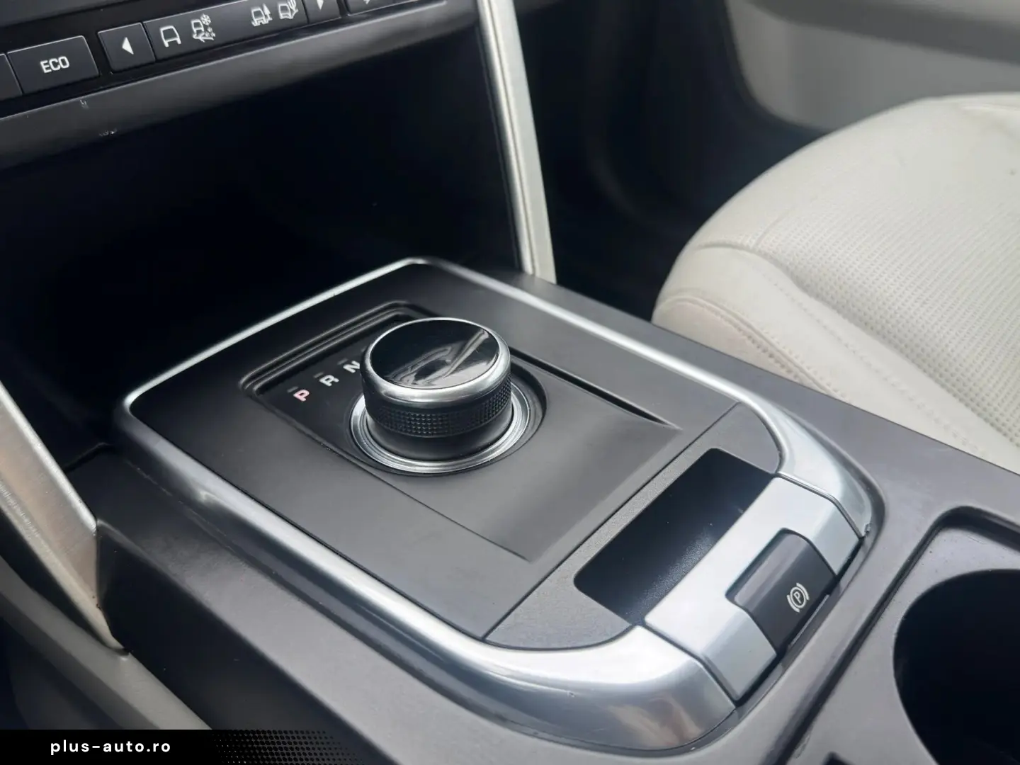 Land-Rover Discovery-Sport