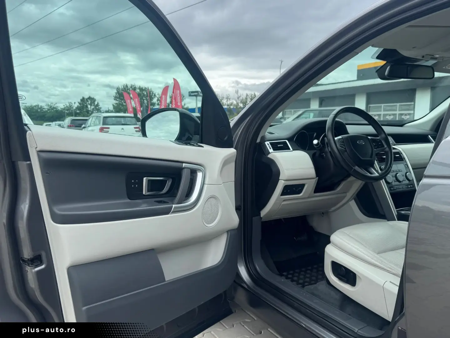 Land-Rover Discovery-Sport