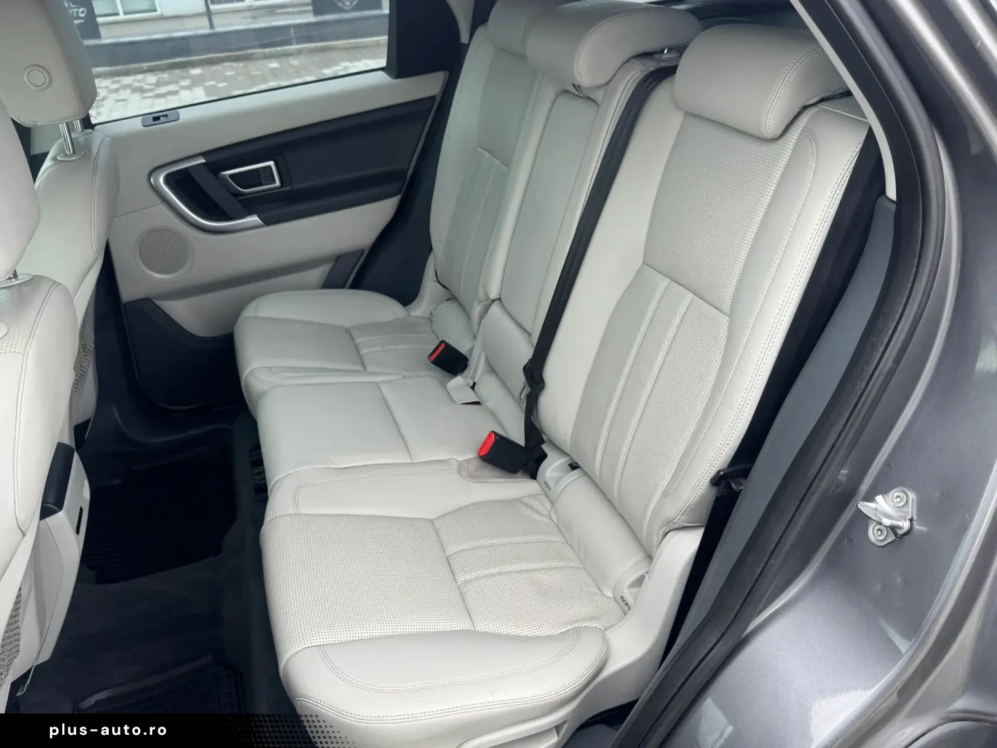 Land-Rover Discovery-Sport