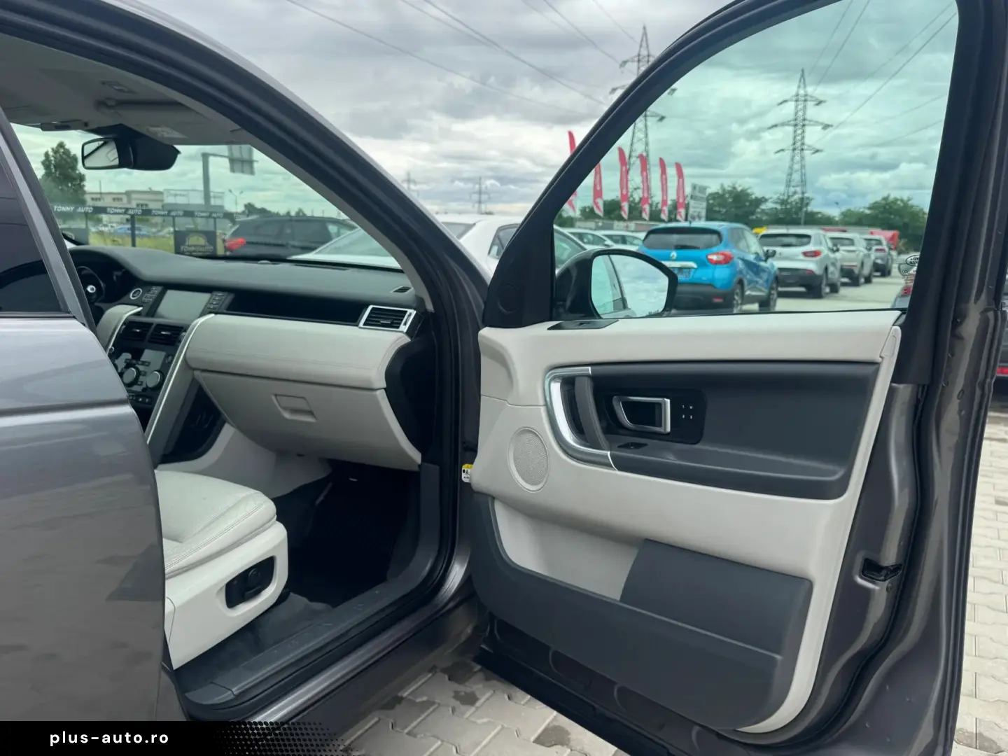 Land-Rover Discovery-Sport