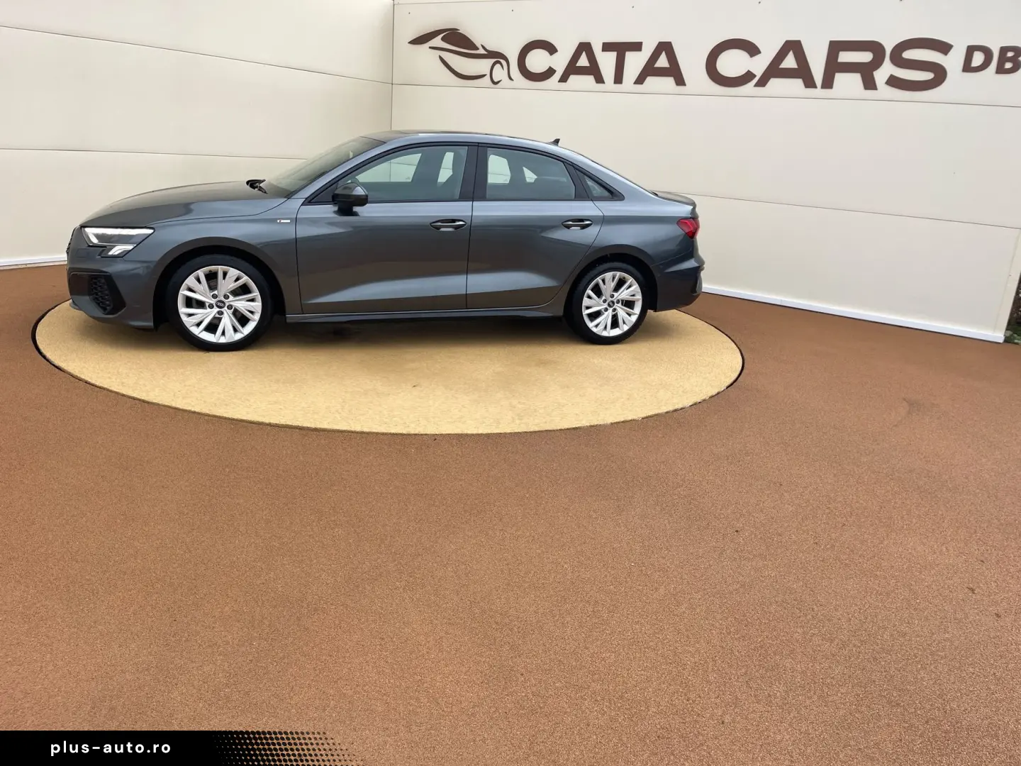 Audi A3  2.0TDI  116CP  LED  Navi  Distronic  Cockpit  CarPl