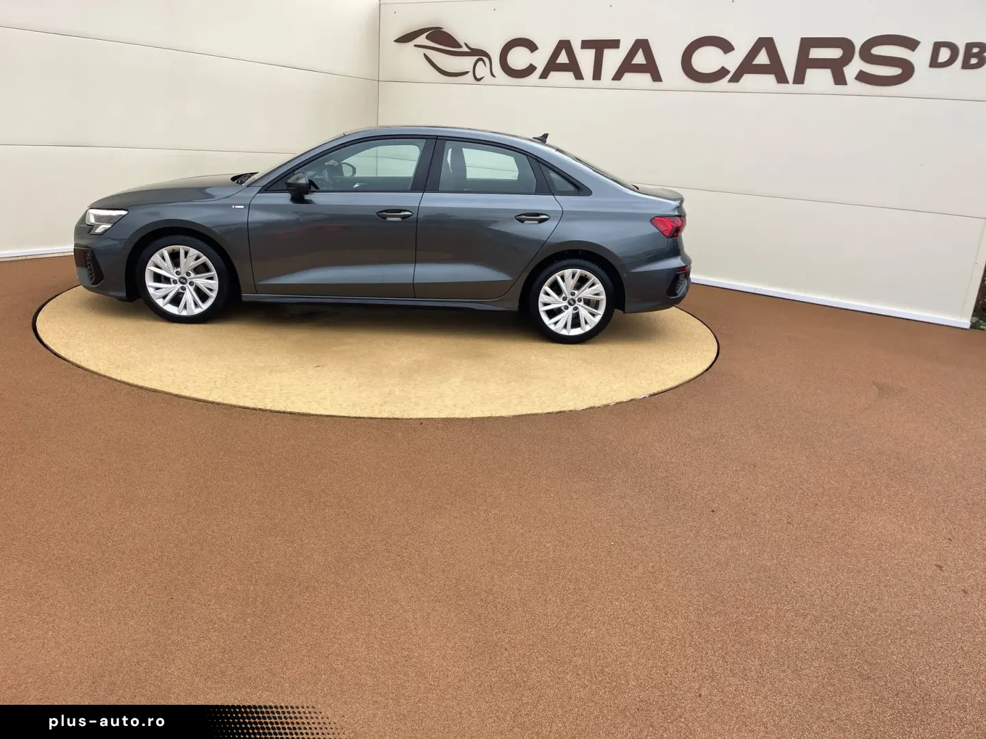 Audi A3  2.0TDI  116CP  LED  Navi  Distronic  Cockpit  CarPl