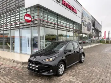 TOYOTA YARIS 1.5 Hybrid Active   Car No 136