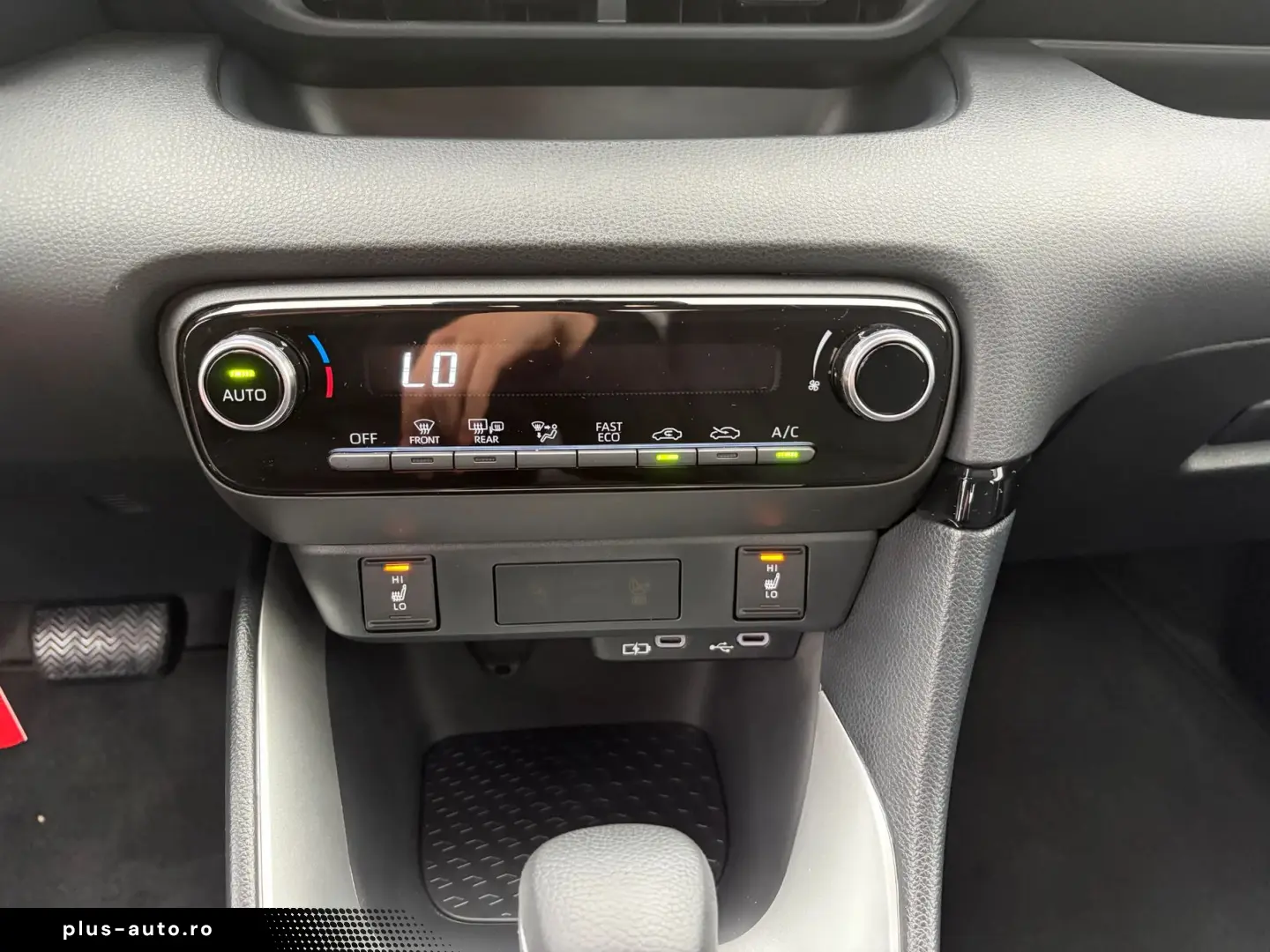 TOYOTA YARIS 1.5 Hybrid Active   Car No 136