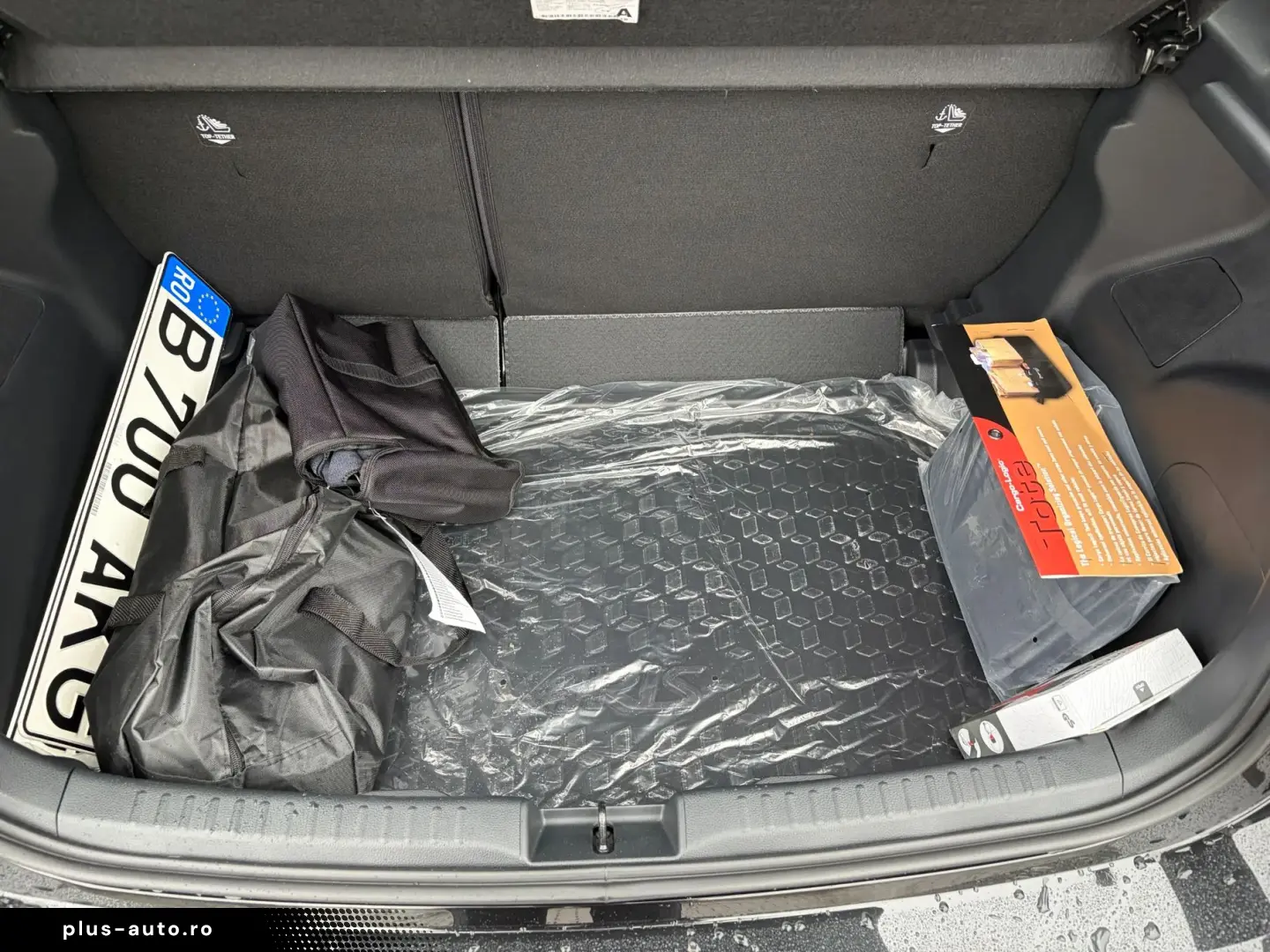 TOYOTA YARIS 1.5 Hybrid Active   Car No 136