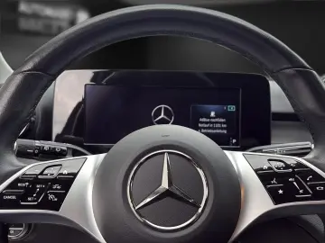 MERCEDES-BENZ C 200d