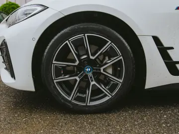 BMW i4 eDrive40