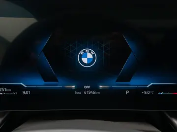 BMW X1 xD23i M Sport Panorama 360 HUD DAB AHK Komfor