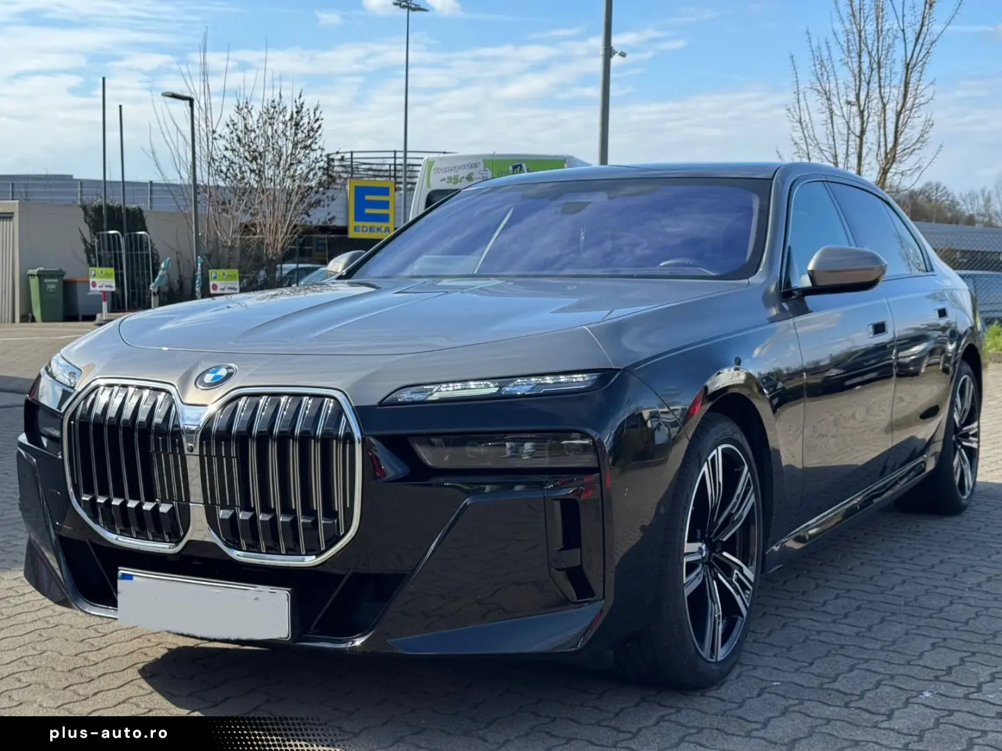BMW 740 7 740 d xDrive M Sport Two Tone TV