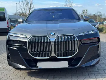 BMW 740 7 740 d xDrive M Sport Two Tone TV