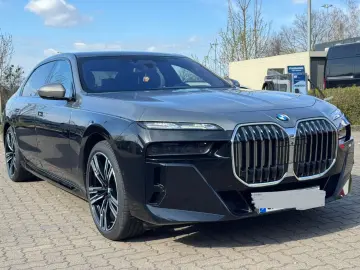 BMW 740 7 740 d xDrive M Sport Two Tone TV