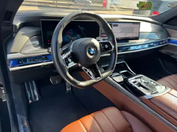 BMW 740 7 740 d xDrive M Sport Two Tone TV