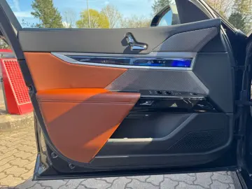BMW 740 7 740 d xDrive M Sport Two Tone TV