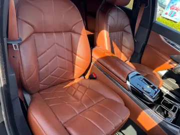 BMW 740 7 740 d xDrive M Sport Two Tone TV